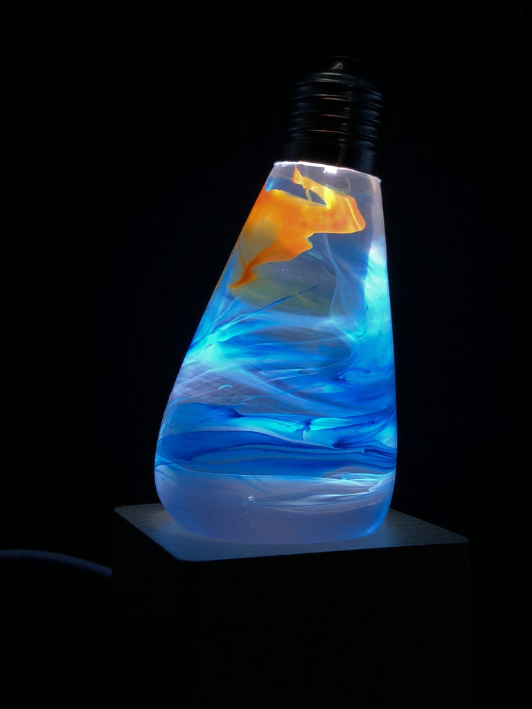 Light Base with Built-In Light Source